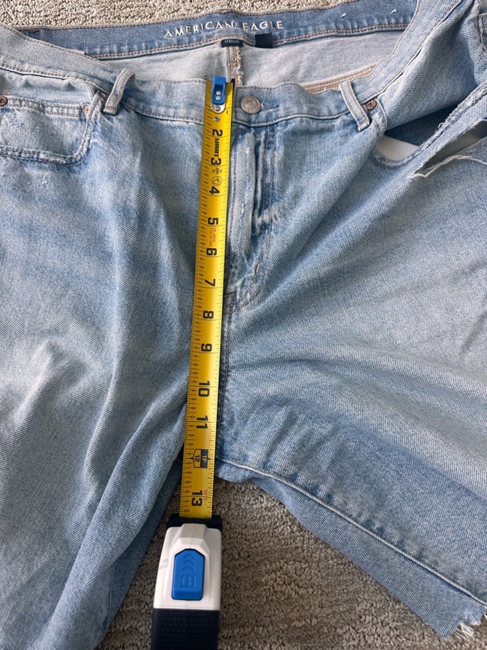 American Eagle Outfitters Light Wash Frayed Denim Shorts - Picture 4 of 6